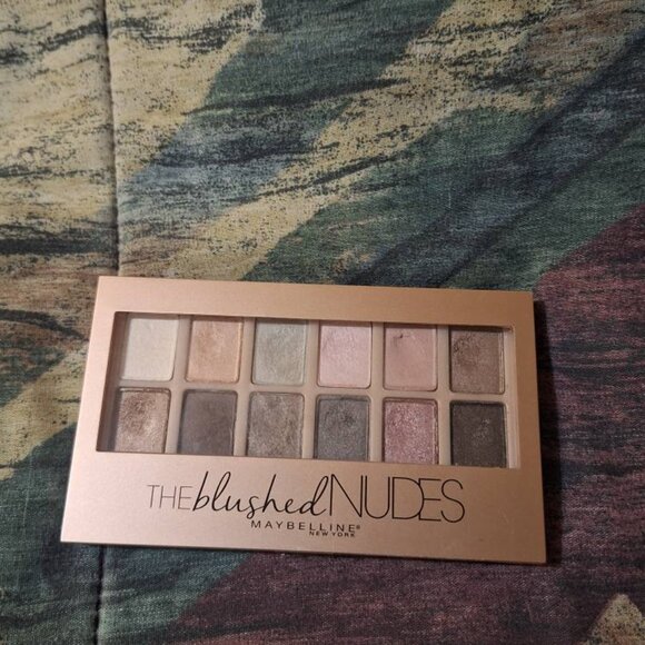 🌸 Maybelline “The Blushed Nudes” Eyeshadow Palette 🌸 - Picture 2 of 2